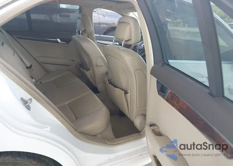 2014 Mercedes-Benz C 250 Sport из США, поврежденный, VIN WDDGF4HB9ER313678